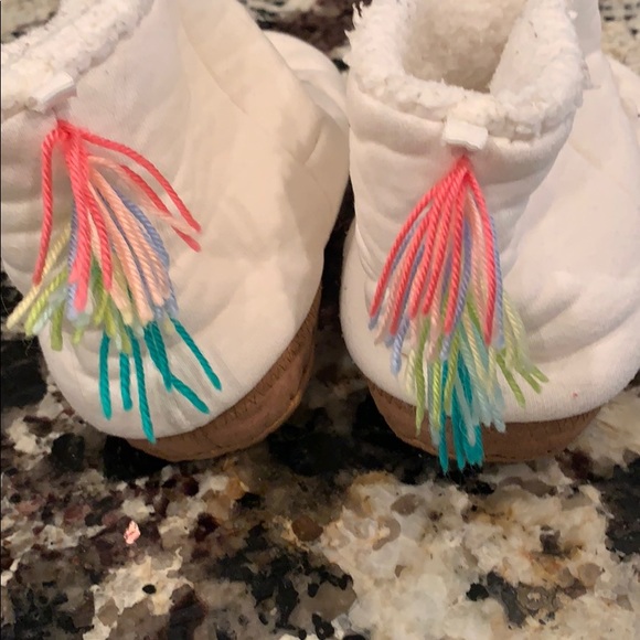 Girls unicorn slippers. Size 1/2. GAP - Picture 5 of 5